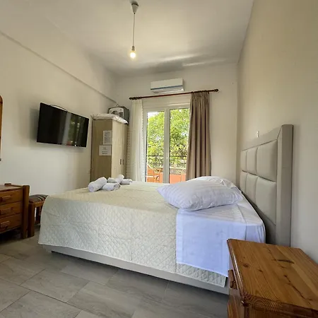 Athina Apartment *