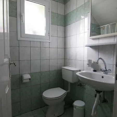 Athina Apartament *